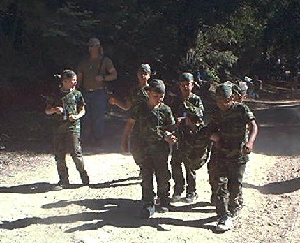 ../../images/events/camporee01/team32_finish.jpg